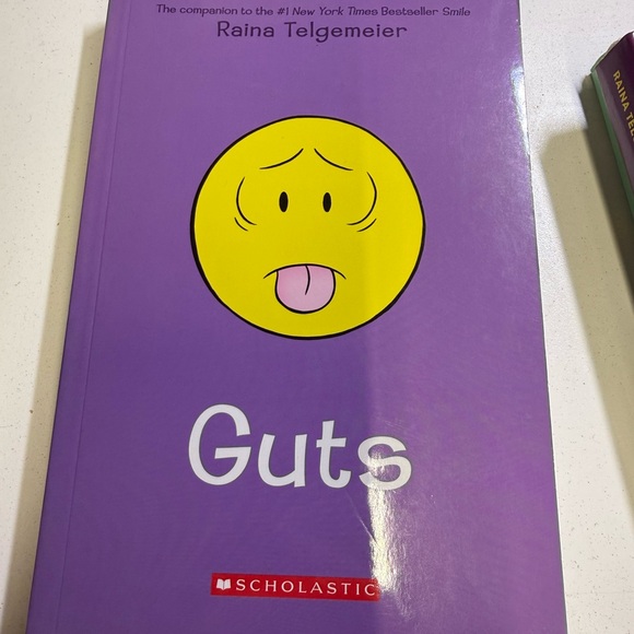 Raina Telgemeier Graphic Novel Set - Picture 5 of 5